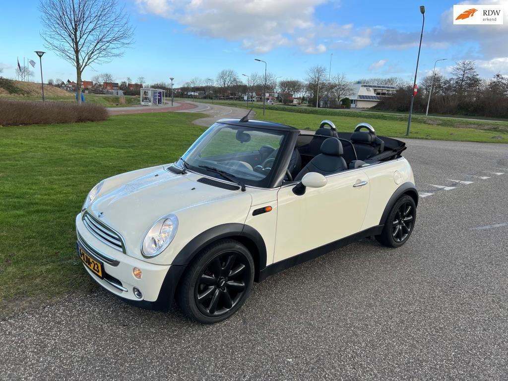 Mini 1.6 16V Cooper Cabrio 2008 Wit, Auto's, Voorwielaandrijving, Zwart, 4 cilinders, Cabriolet