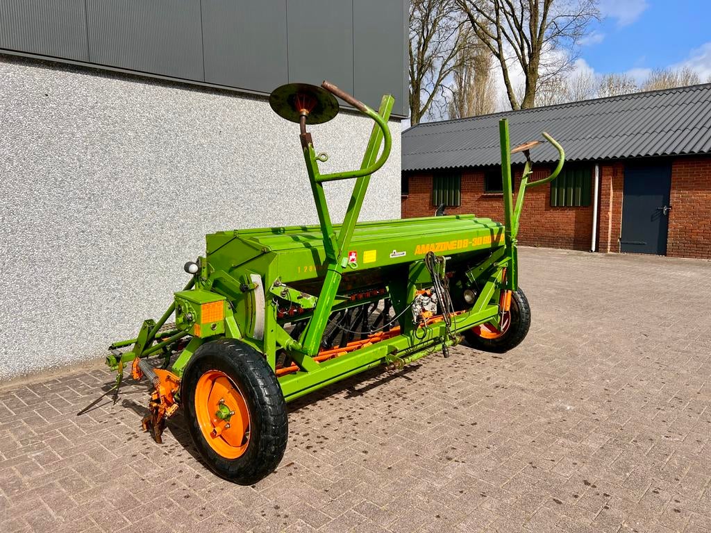 Zaaimachine Amazone D8-30 ( 25 pijpen ), Ophalen of Verzenden, Gebruikt, Cultivator