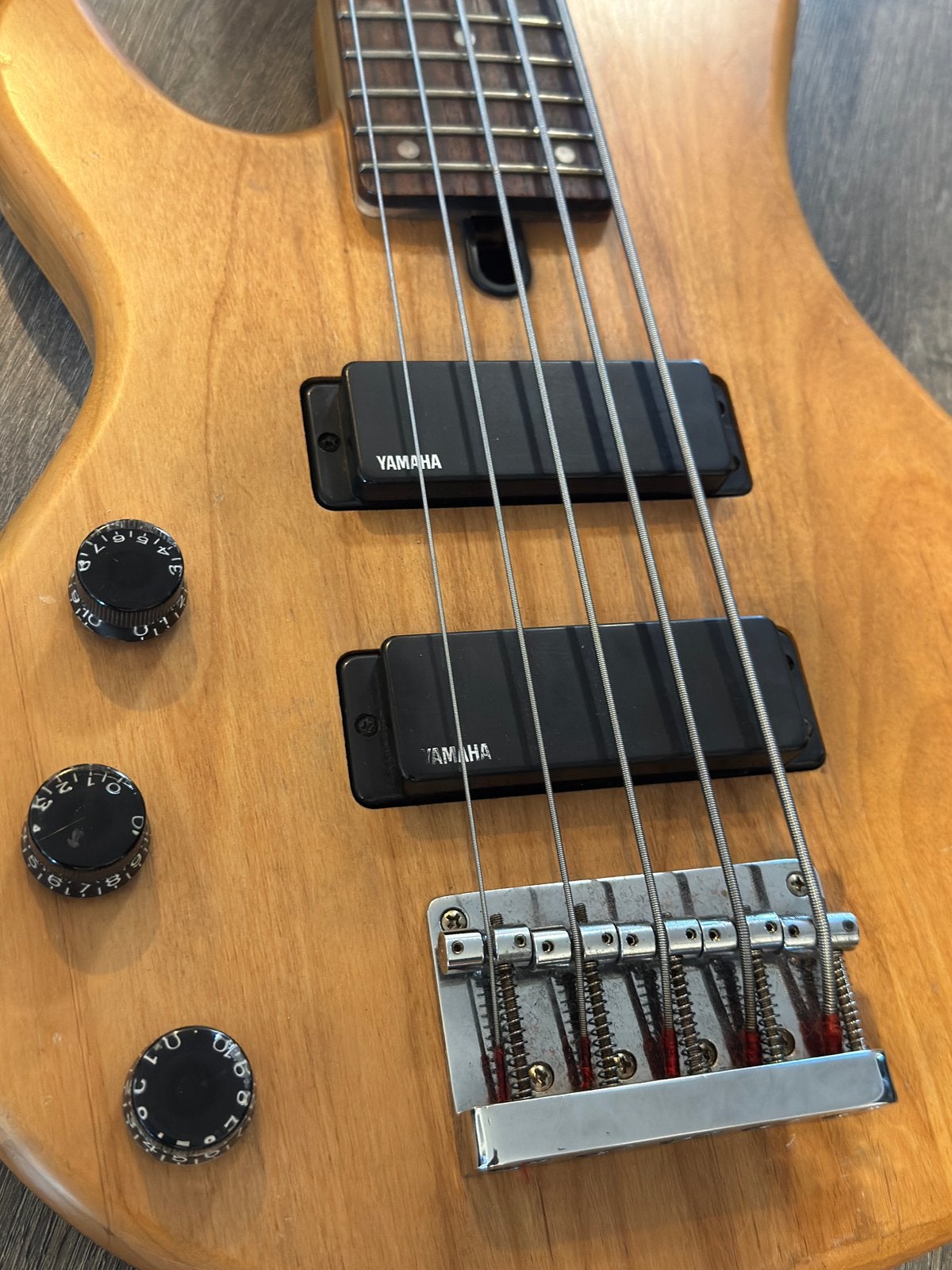 Yamaha 5-snarige basgitaar, Ophalen, Zo goed als nieuw, Fender