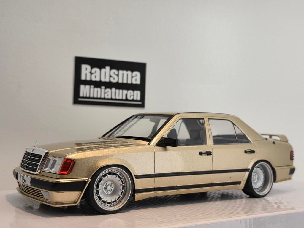Mercedes-Benz W124 - Verlaagd + kroonkurken - 1:18 MCG, Hobby en Vrije tijd, Modelauto's | 1:18, Nieuw, Auto, Ophalen of Verzenden