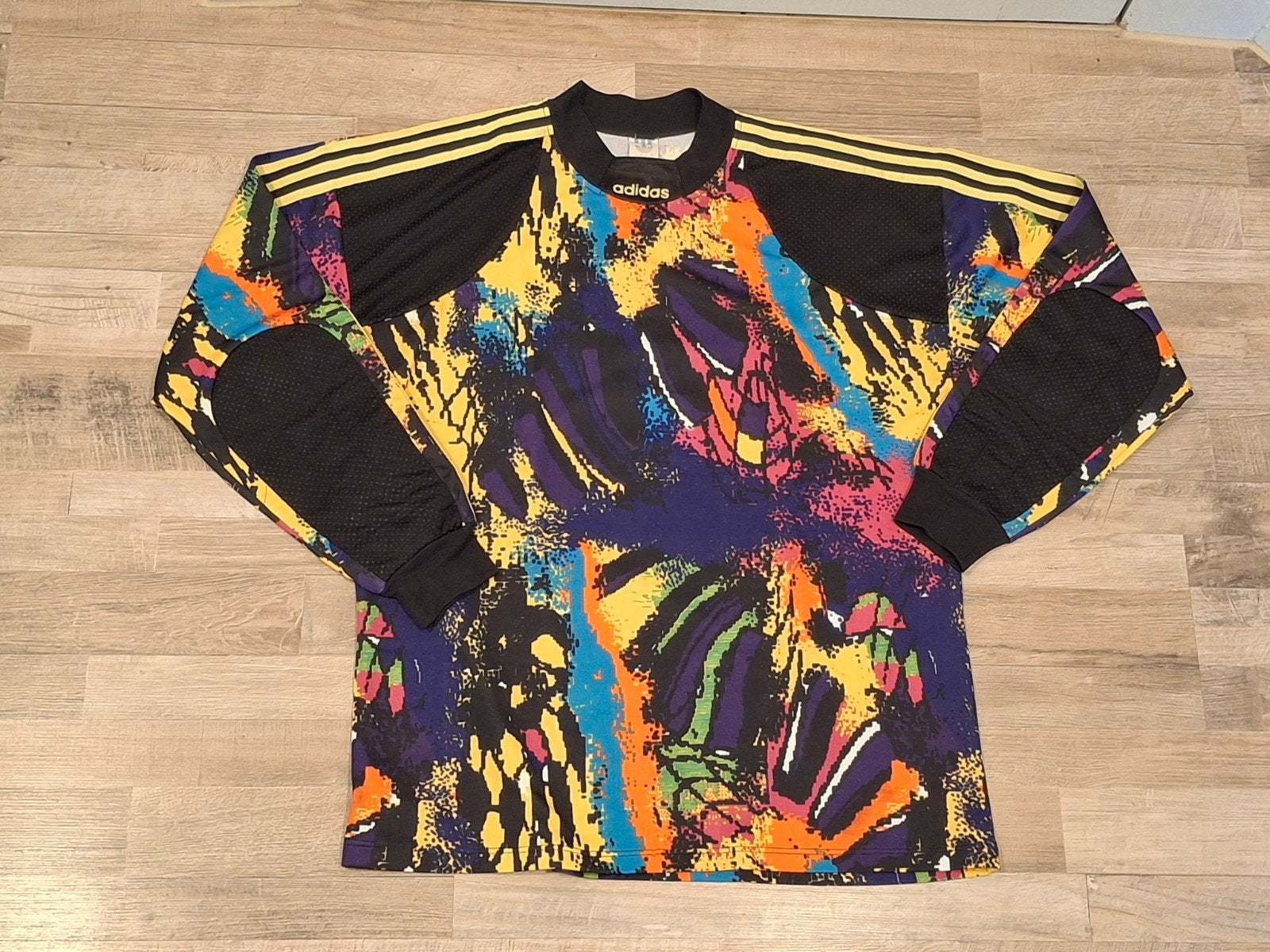 Vintage keepersshirt Adidas multi colour jaren 90 maat XL, Verzamelen, Ophalen of Verzenden, Gebruikt, Buitenlandse clubs, Shirt