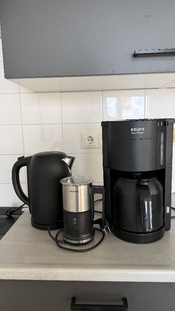 Koffiezetapparaat, melkopschuimer en waterkoker, Witgoed en Apparatuur, Koffiezetapparaten, Ophalen, Gebruikt, Koffiemachine, Gemalen koffie