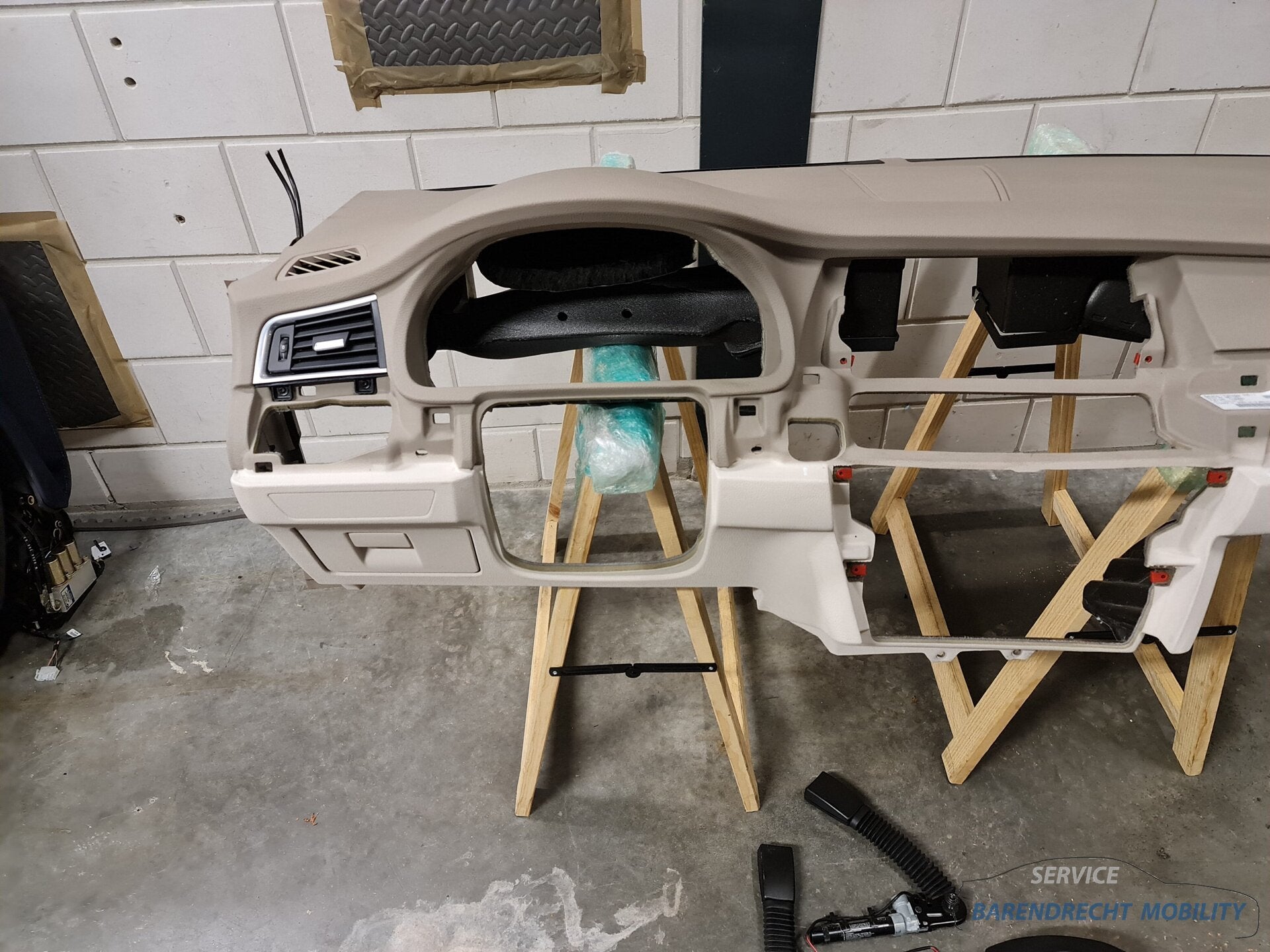 Airbagset BMW F07 5 serie Gran Turismo GT beige dashboard st, Petuelring 130
80788  Munich, DE, Gebruikt, Info@bmw.de, Ophalen of Verzenden