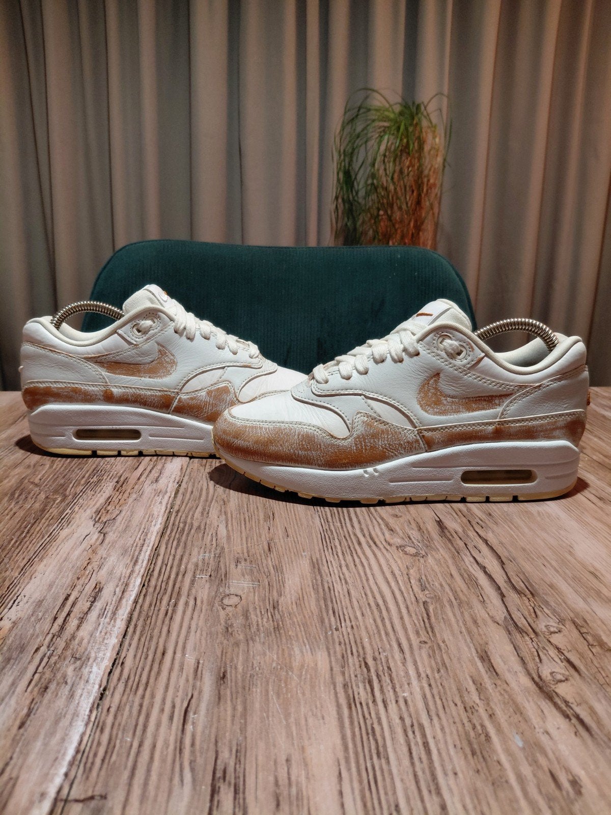 Nike Air Max 1 'Yours - Fading Paint' Size 37,5, Wit, Nike, Ophalen of Verzenden, Sneakers of Gympen
