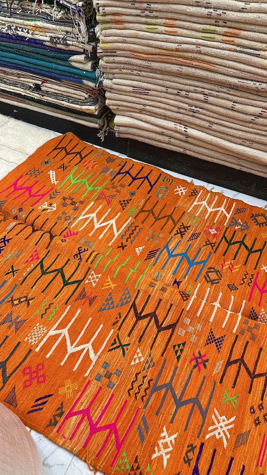 Handgeweven Oranje Berber Tapijt 150x200 cm, Huis en Inrichting, Stoffering | Tapijten en Kleden, Ophalen, 150 tot 200 cm, 200 cm of meer