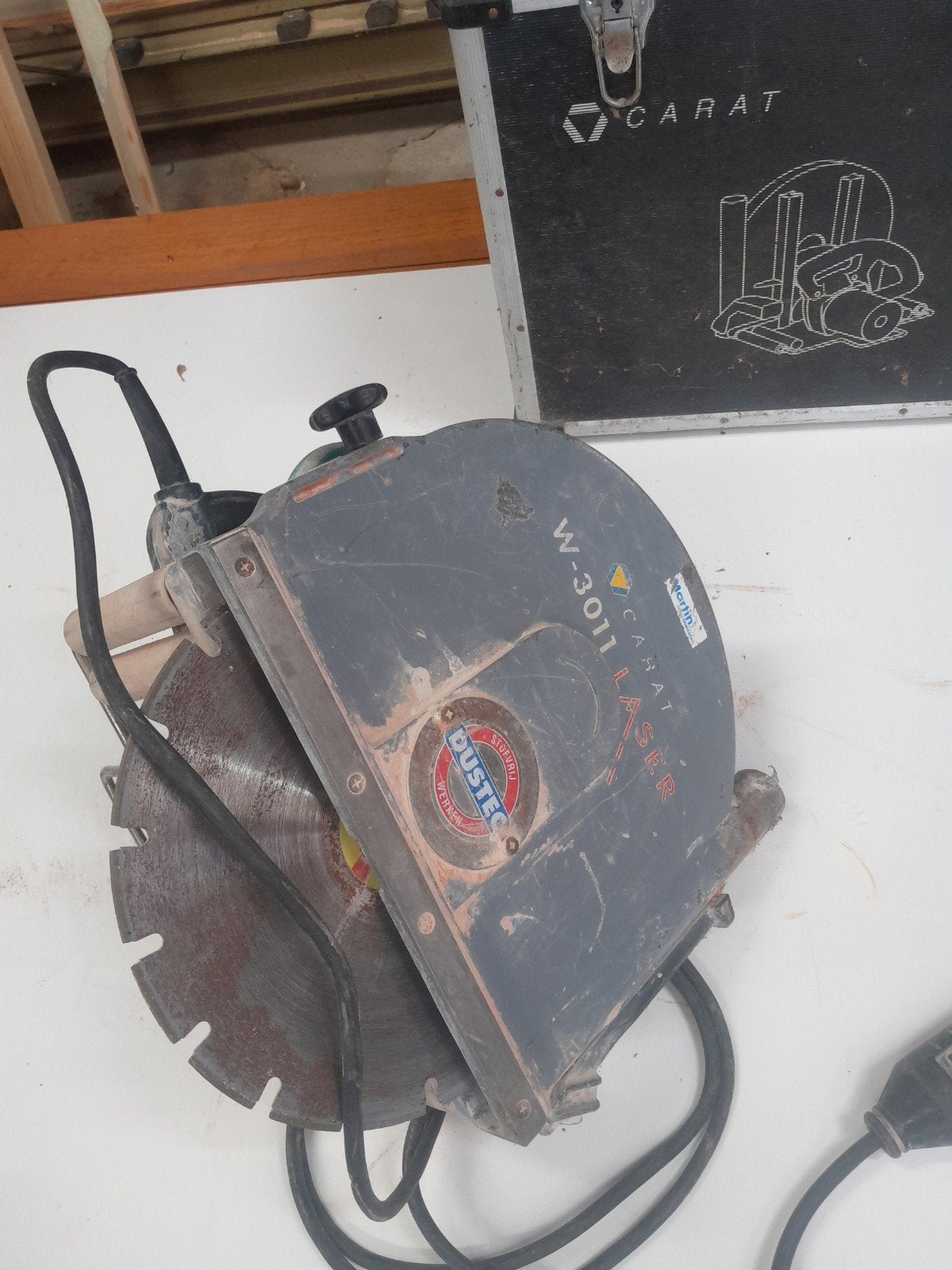 carat w-3011 muurzaag, Doe-het-zelf en Verbouw, Ophalen, Gebruikt, 1000 watt of meer, Overige typen