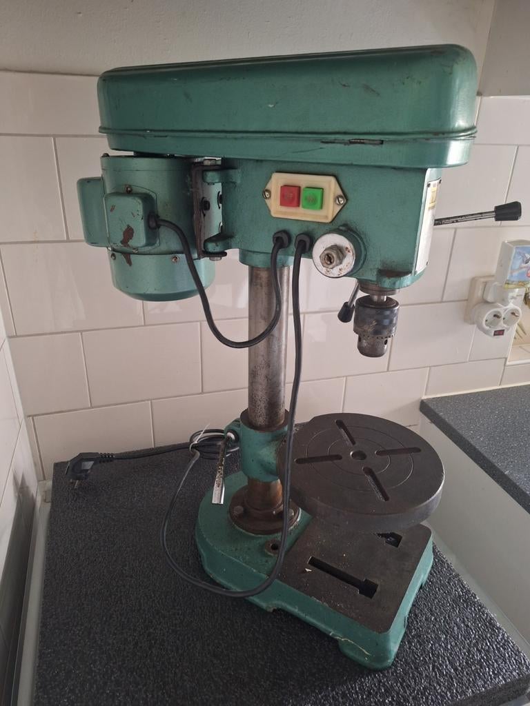 Kinzo Kolomboormachine - Robuust en Functioneel, Doe-het-zelf en Verbouw, Gereedschap | Boormachines, Ophalen, Gebruikt, Minder dan 400 watt