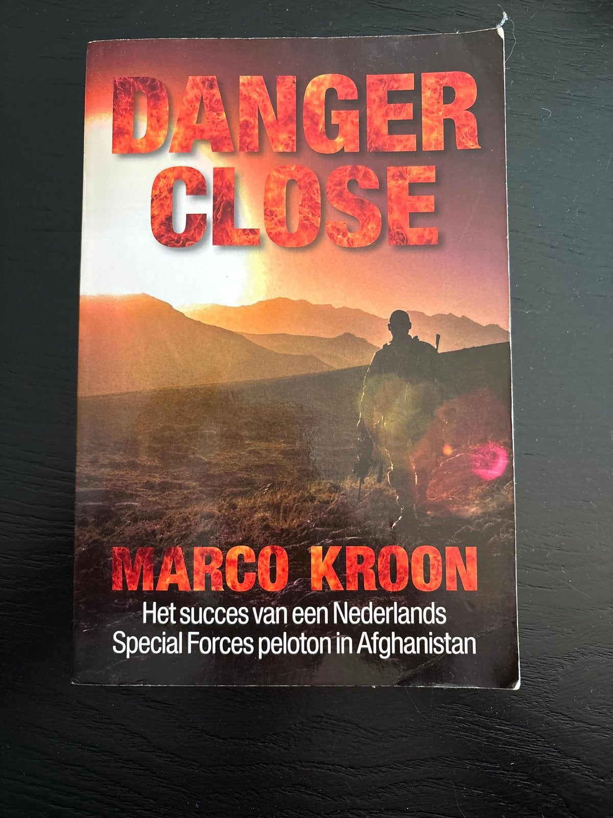 Danger Close - Marco Kroon (Boek), Boeken, Ophalen of Verzenden, 1945 tot heden, Gelezen, Landmacht