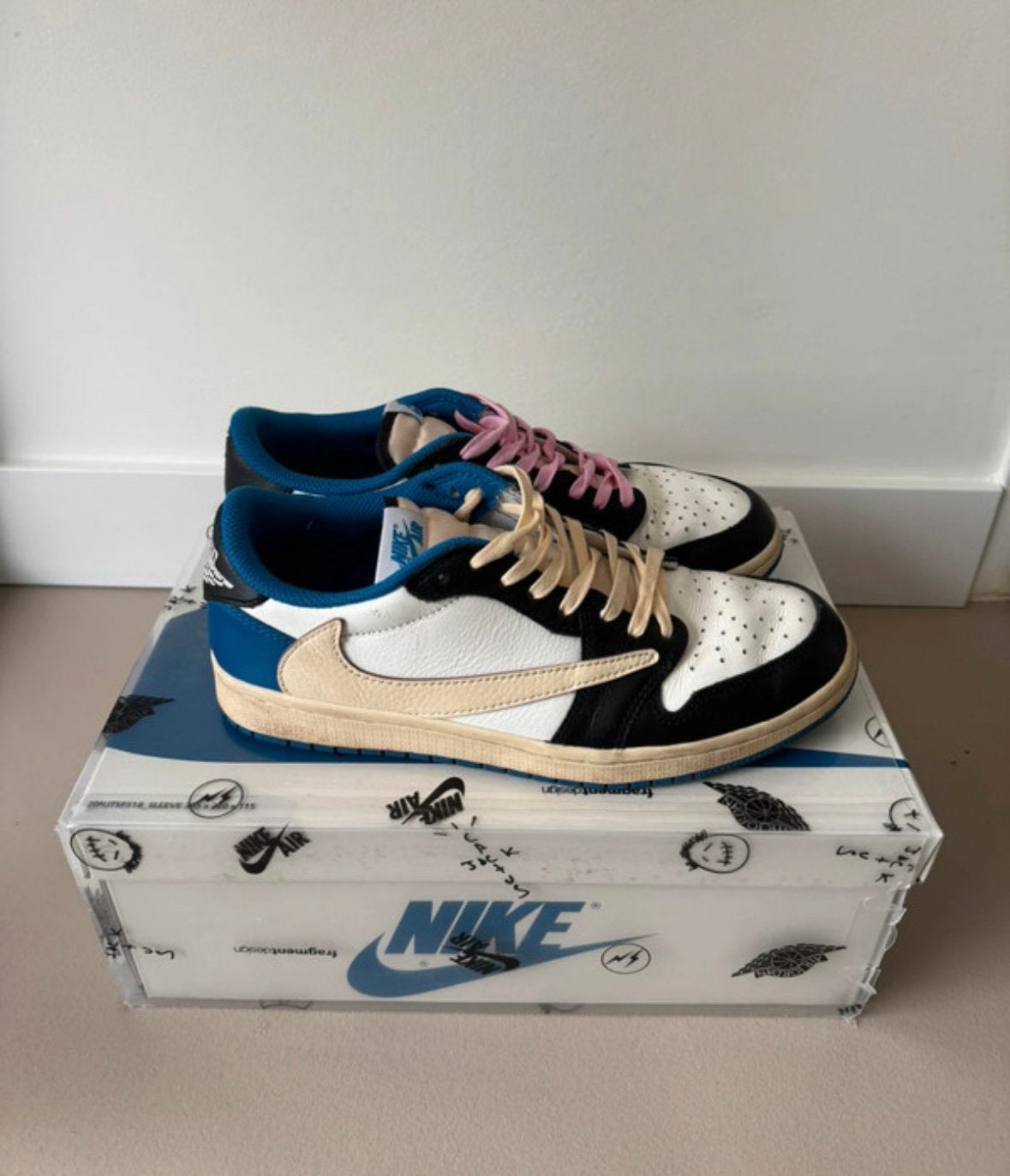 Jordan 1 low Travis Scott Fragment, Ophalen of Verzenden, Zo goed als nieuw, Sneakers of Gympen