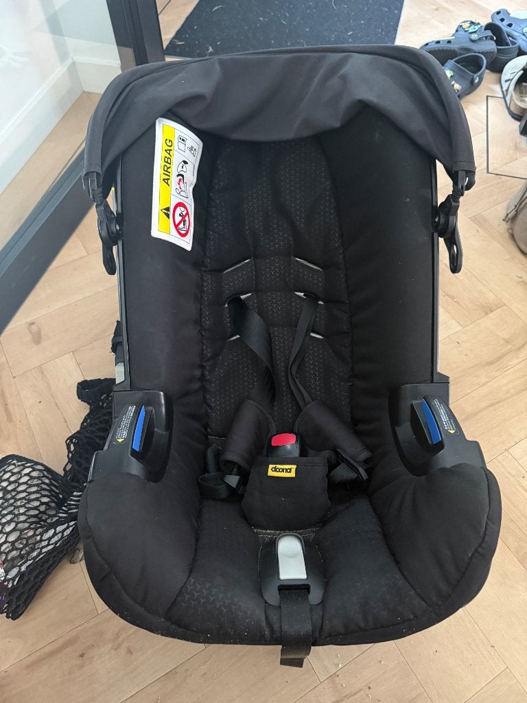 Doona autostoel en kinderwagen zwart., Ophalen, Zo goed als nieuw, Overige merken