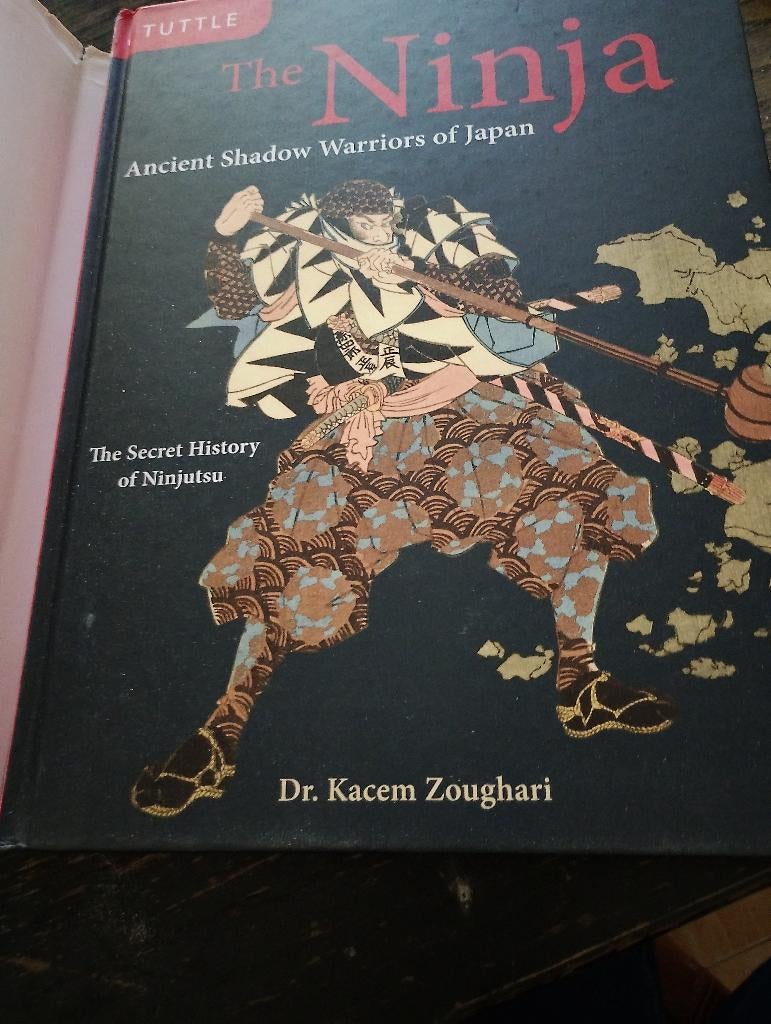The Ninja - ancient shadow Warriors of Japan, Ophalen of Verzenden, Zo goed als nieuw, Dr. Kacem Zoughari