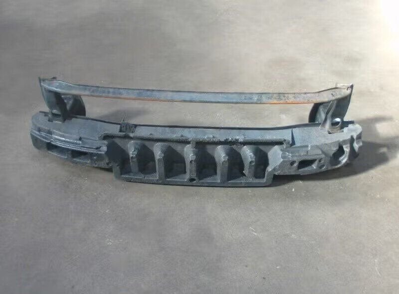 BUMPERBALK VOOR Volkswagen Caddy III (2KA,2KH,2CA,2CH), Gebruikt, Berliner Ring 2 38440 Wolfsburg, DE, Volkswagen, Volkswagen AG
