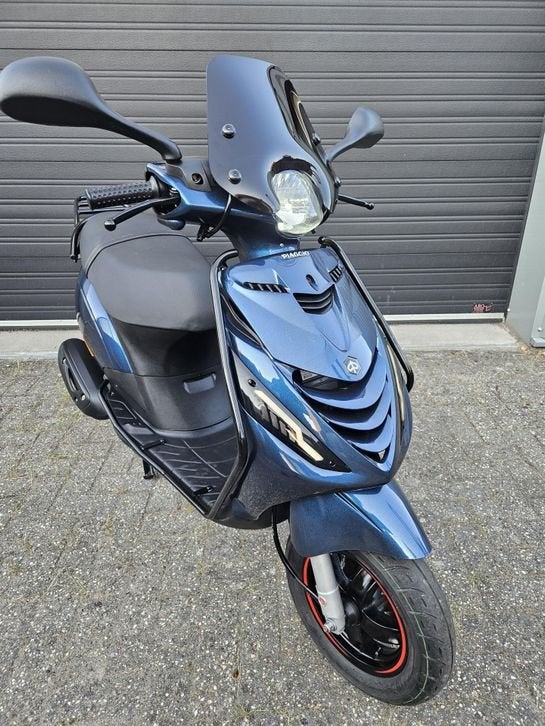 Foto 15 van PIAGGIO ZIP 50 4T E4 BROM 2020 DIAMOND BLEU 7070KM + OPTIES