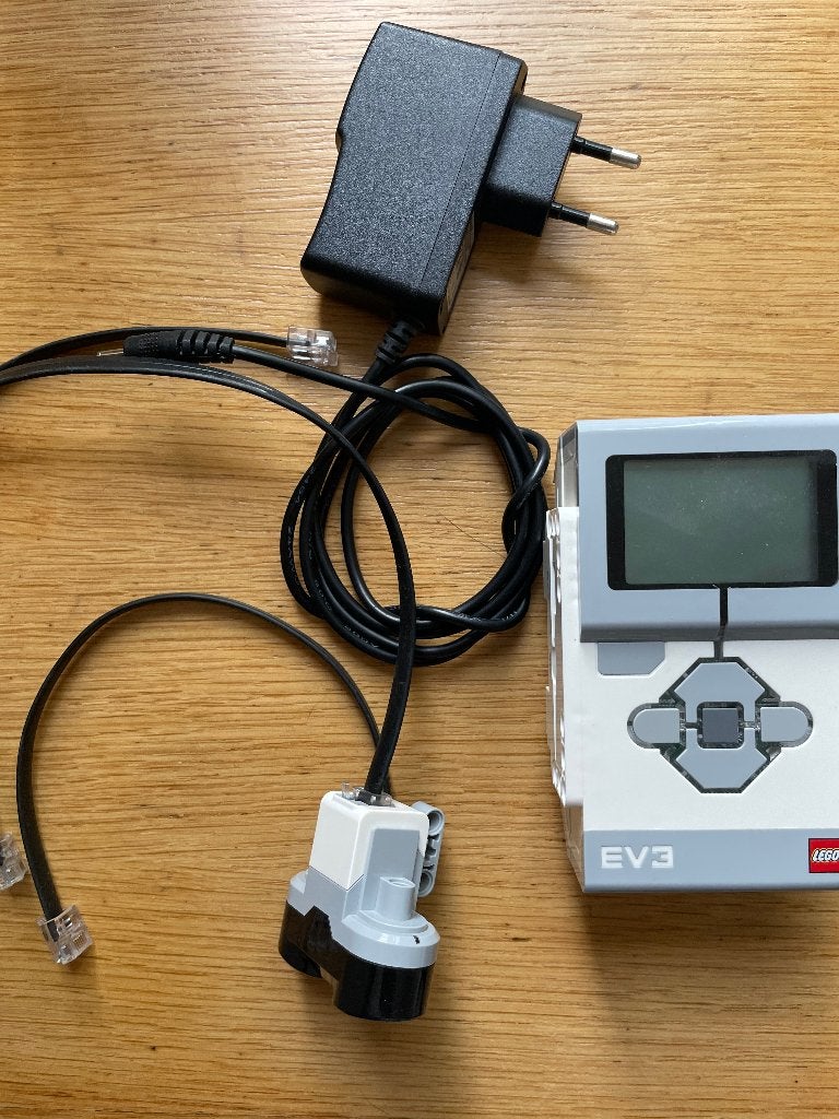 LEGO EV3 Intelligent Brick + Accu (8.23V!) + Lader + Sensor, Kinderen en Baby's, Speelgoed | Duplo en Lego, Ophalen, Zo goed als nieuw