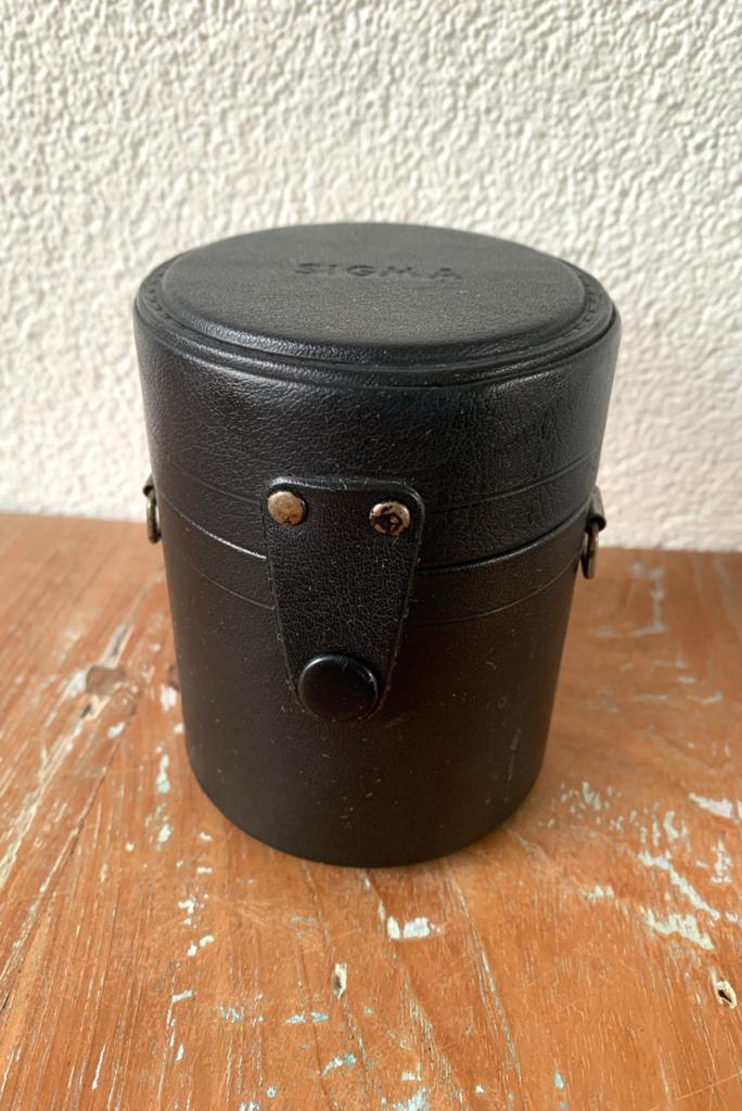 Sigma vintage (jaren 70) zwarte hard leren lens tas - koker, Ophalen of Verzenden, Zo goed als nieuw, Schoudertas, Overige merken