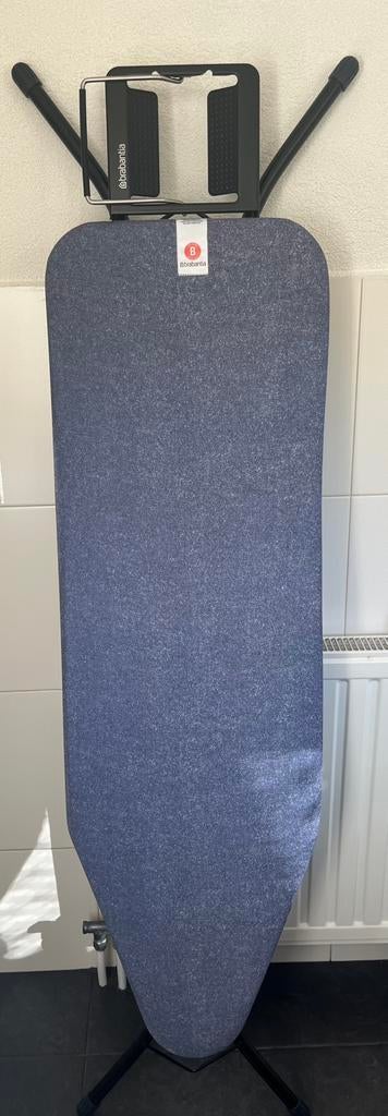 Strijkplank B Brabantia 124 x 38 incl. strijkijzerhouder, Ophalen, Zo goed als nieuw