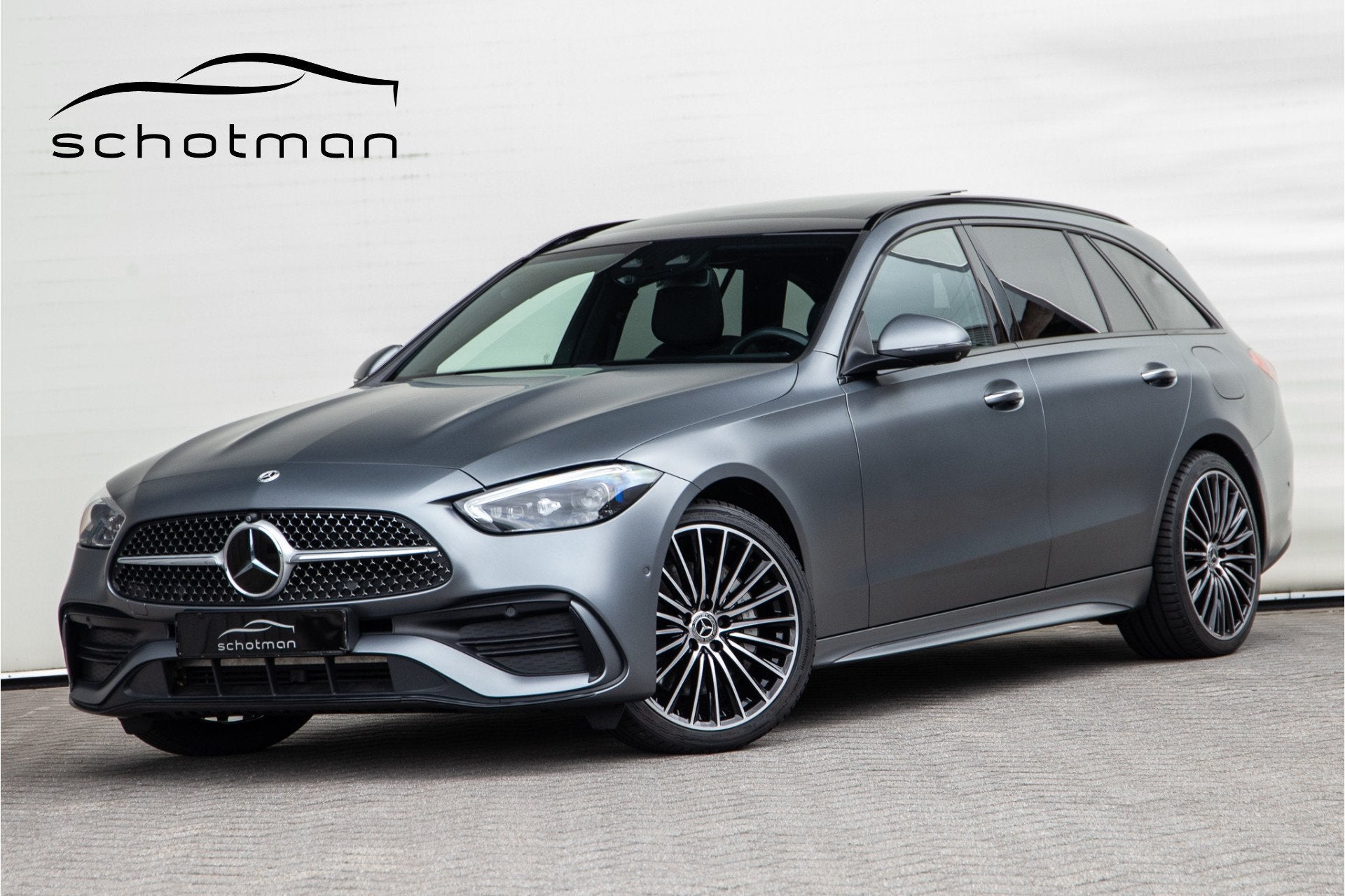 Mercedes-Benz C-Klasse Estate 300 e AMG Premium Plus, Massag, Auto's, Automaat, Dealer onderhouden, Achterwielaandrijving, Gebruikt
