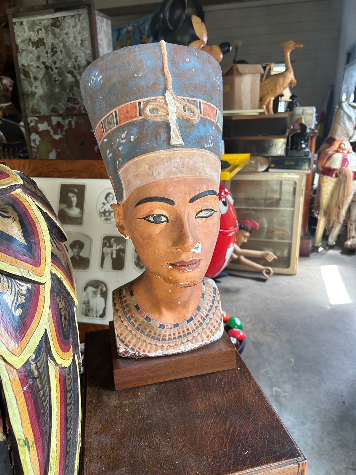 Prachtige Nefertiti Buste Replica op Houten Sokkel, Ophalen, Buste, 50 - 100 cm, Op sokkel