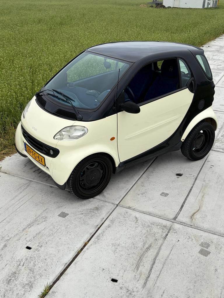 MCC Smart 0.6 40KW AUT 2000 Zwart, Auto's, Automaat, Achterwielaandrijving, 54 pk, 18 €/maand