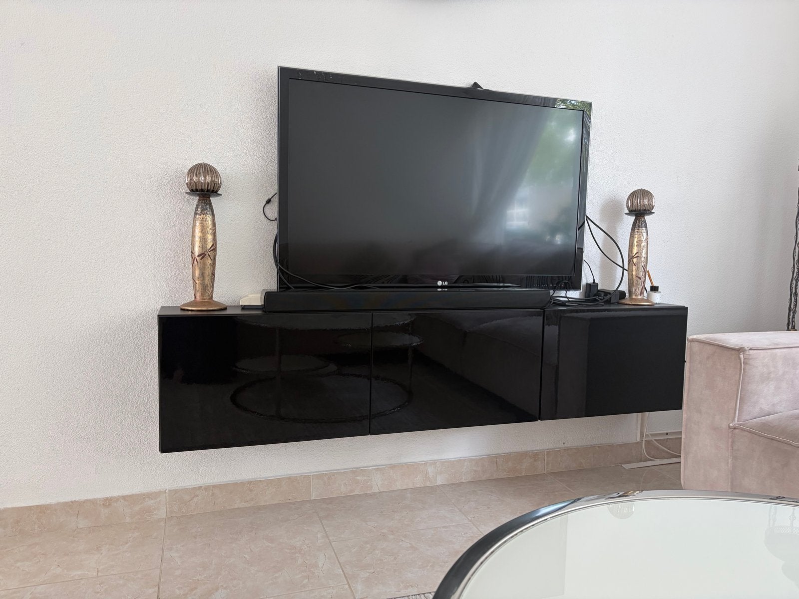 IKEA TV meubel, zwart, hoogglans, zwevend, Huis en Inrichting, Kasten | Televisiemeubels, Ophalen, Kunststof, Gebruikt, 150 tot 200 cm
