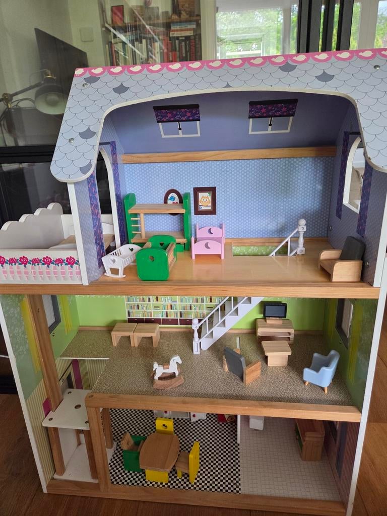 Poppenhuis speelhuis barbiehuis speelgoed huis incl meubels, Ophalen, Poppenhuis