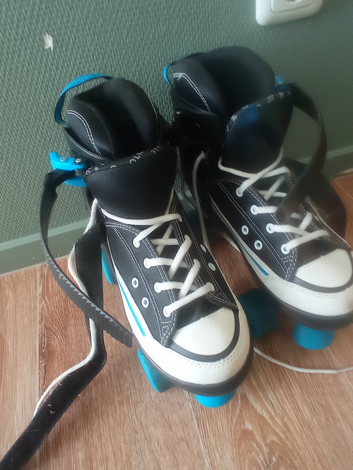 Verstelbare rolschaatsen maat 37-40, Ophalen