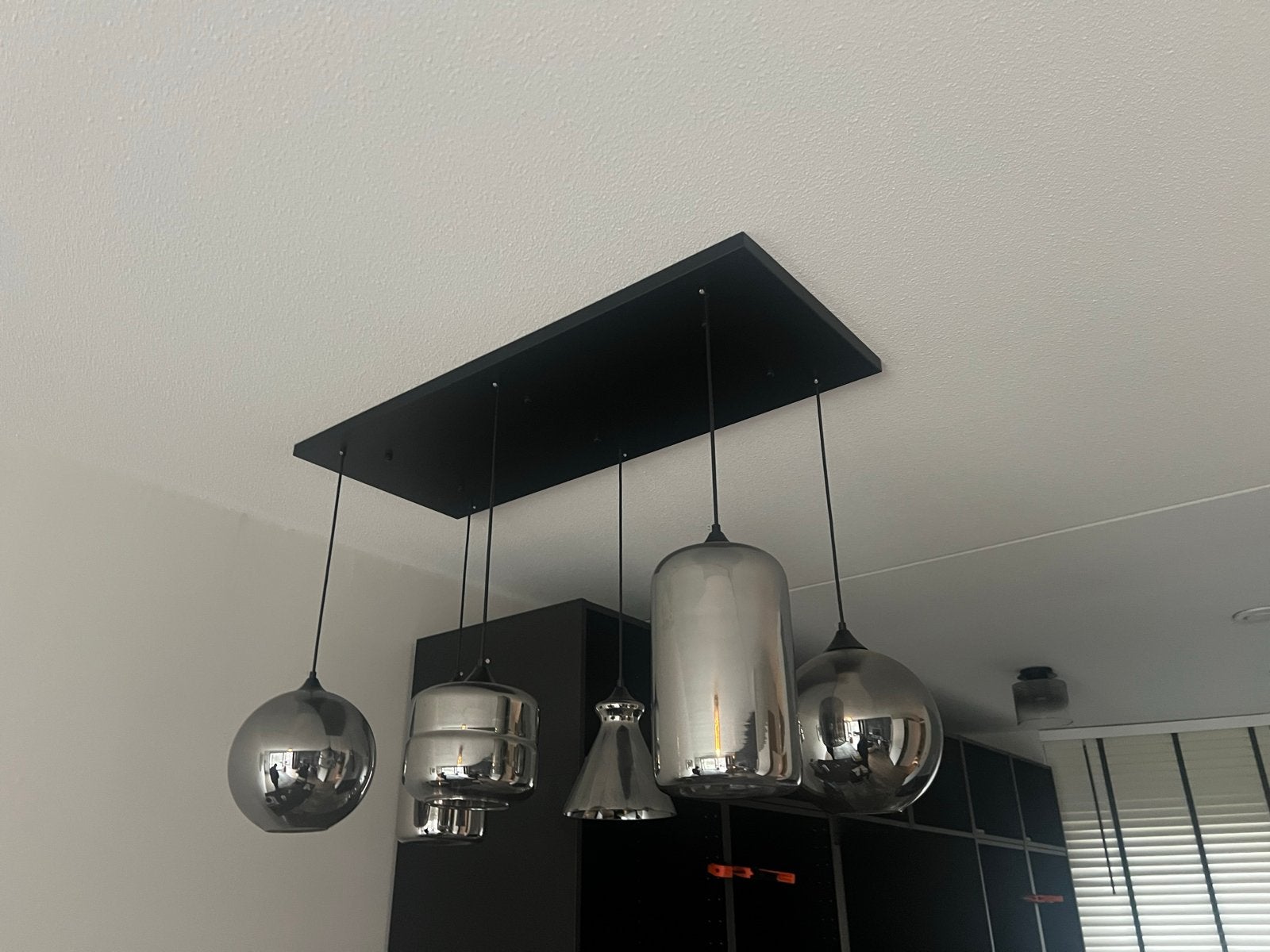 Moderne hanglamp met 6 glazen kappen, Huis en Inrichting, Ophalen, Gebruikt, Glas, E27 (groot)