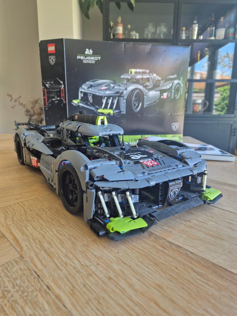 LEGO Technic 42156 24h le Mans Peugeot 9x8, Ophalen of Verzenden, Zo goed als nieuw