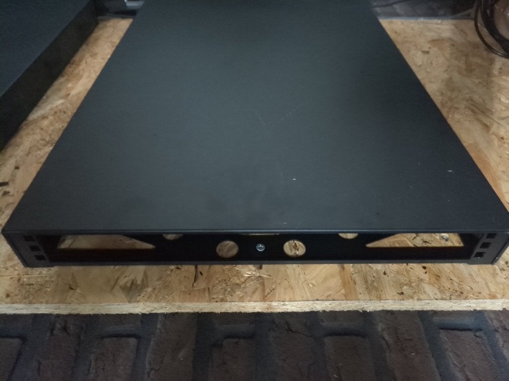 Racksolutions - wall mount server rack (1U), Ophalen, Gebruikt