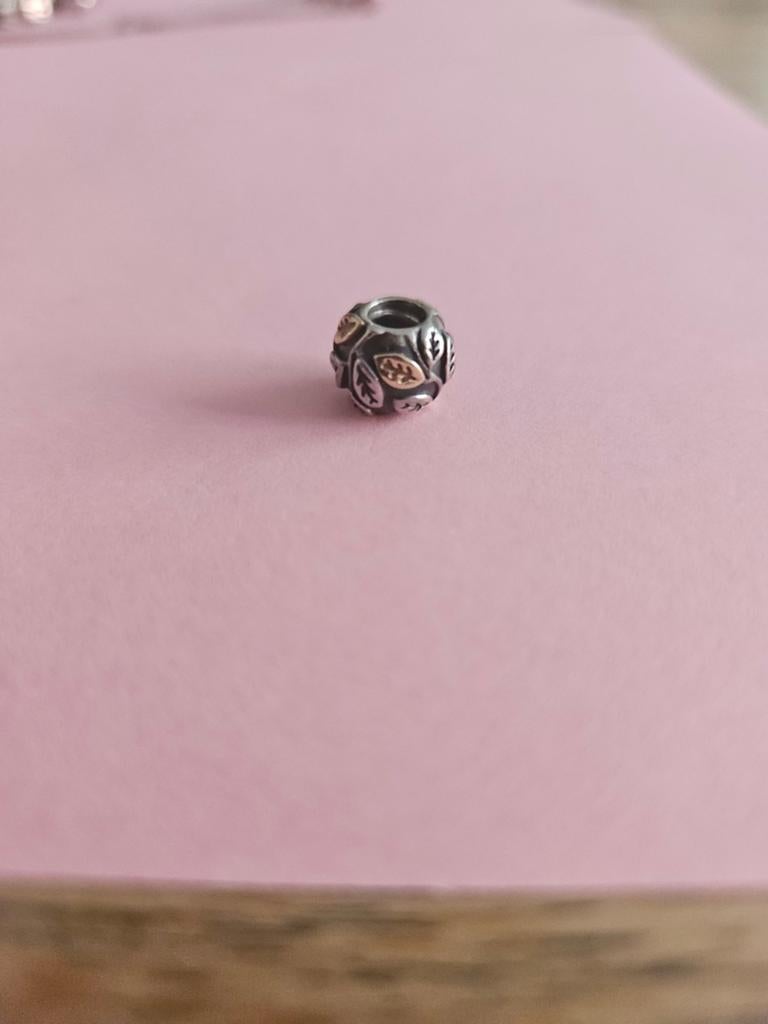 Zilver/Goud bedeltje Pandora, Ophalen of Verzenden, Zo goed als nieuw, Goud, Pandora