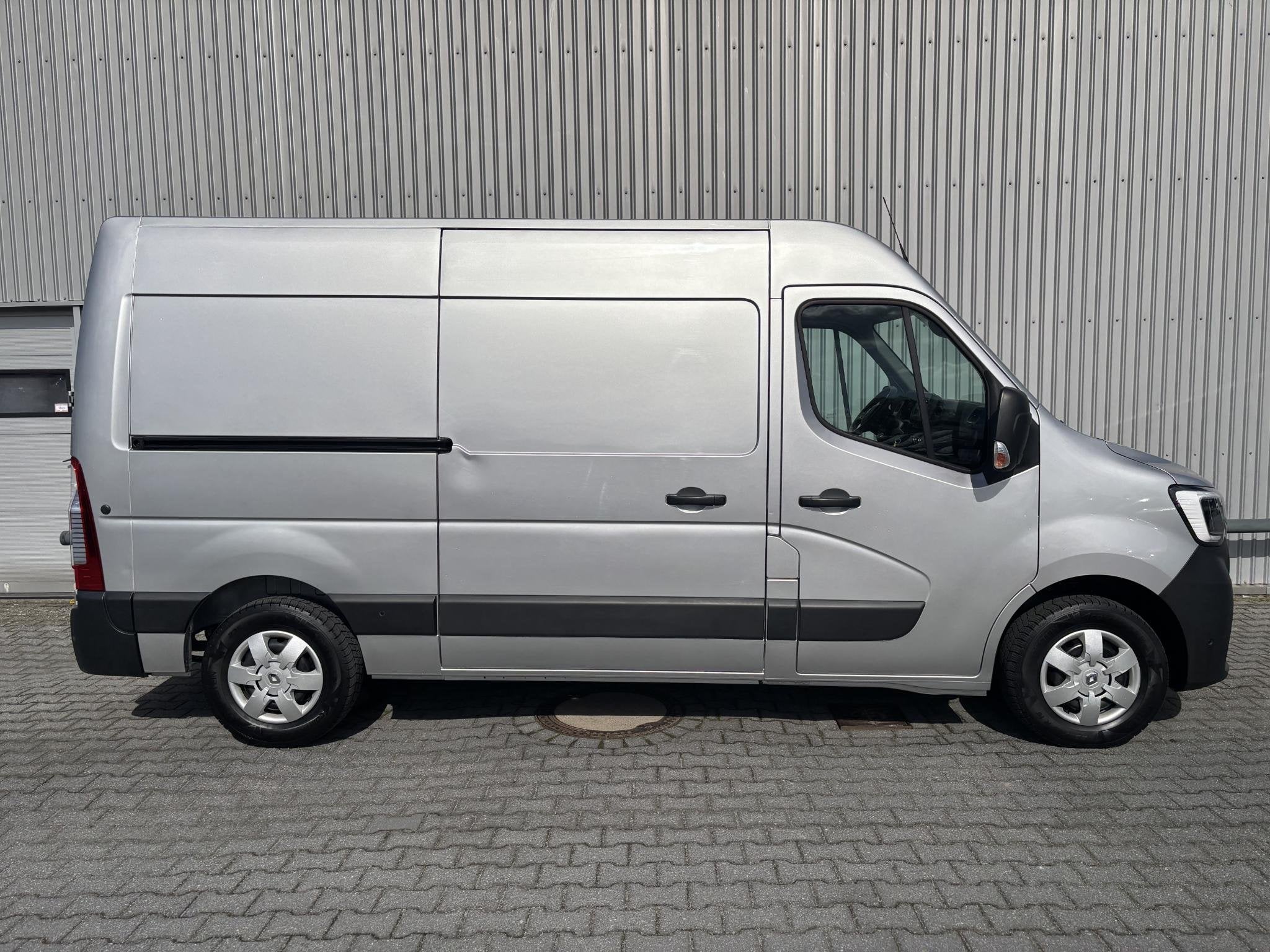 Renault Master 2.3 dCi L2H2*A/C*CRUISE*NAVI*HAAK*CAM*INRICHT, Voorwielaandrijving, Gebruikt, 4 cilinders, Renault