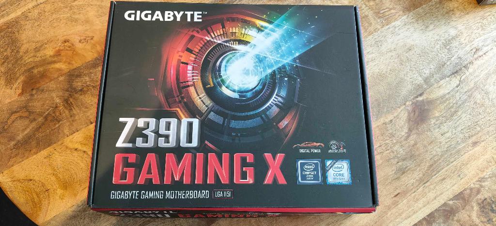 Gigabyte Z390 Gaming X Gaming Motherboard, Computers en Software, Ophalen, LGA 1151, DDR4, Zo goed als nieuw