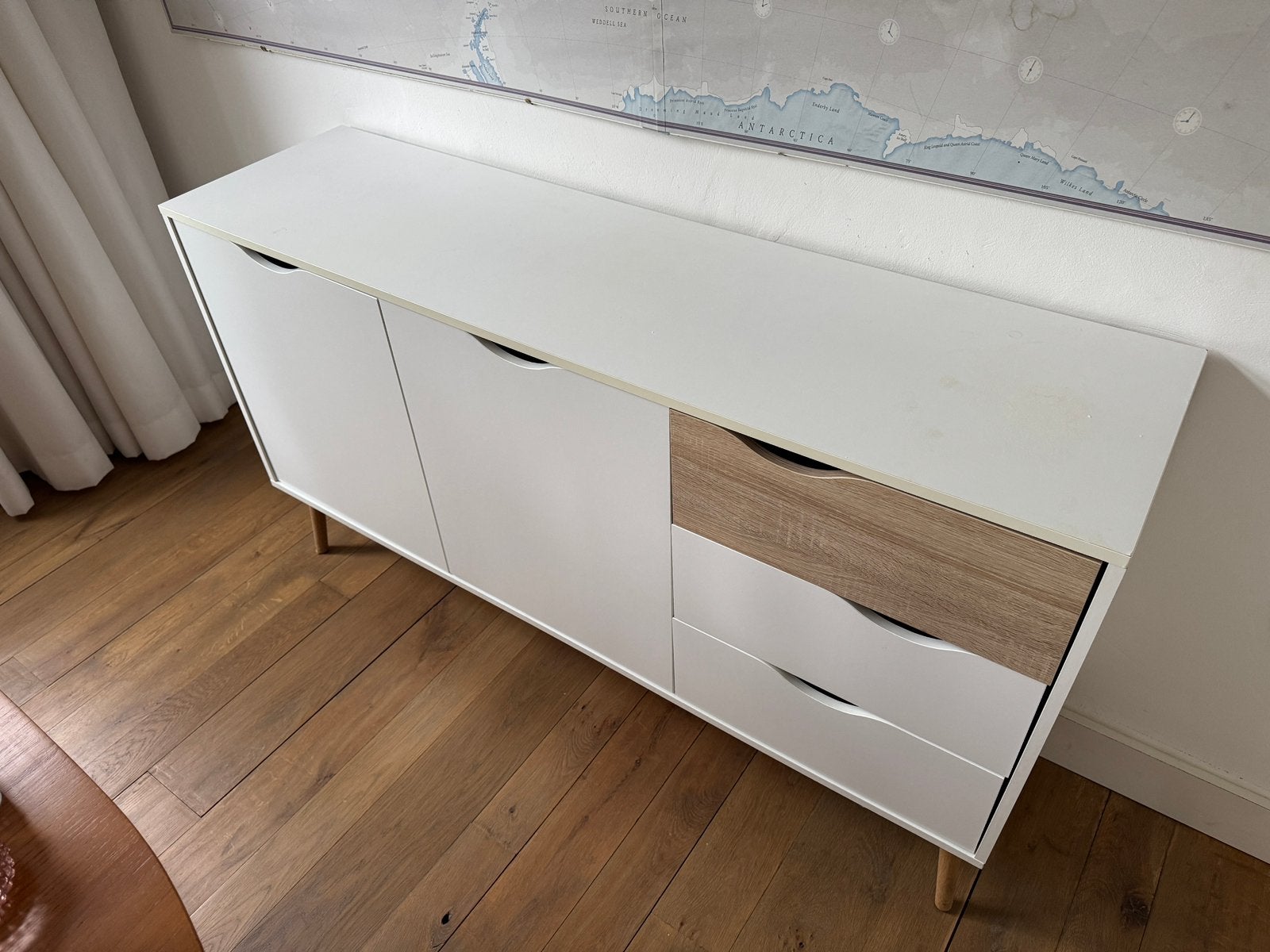 Leenbakker Dressoir Delta 5-vaks - wit/eikenkleur, Ophalen, Zo goed als nieuw, 25 tot 50 cm, Met deur(en)