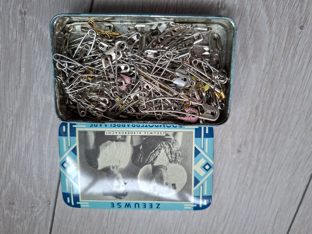 oude fournituren en naai accessoires, Ophalen of Verzenden, Gebruikt, Lint, Band of Elastiek