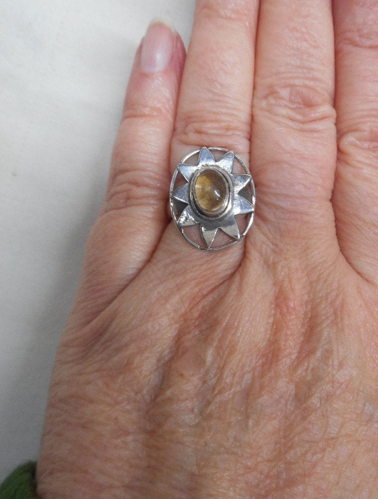 Zilveren vintage ring met citrien maat 18 nr.1090, 18 tot 19, Verzenden, Zo goed als nieuw, Met edelsteen