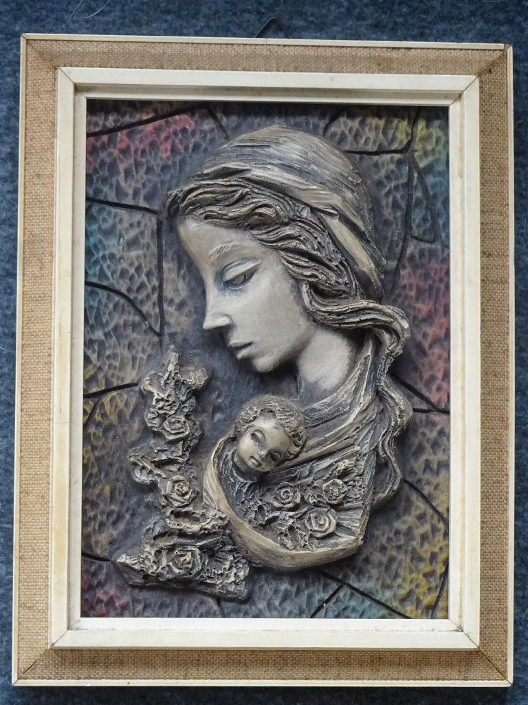 Maria met kind, relieftegel in lijst. Keramiek., Antiek en Kunst, Antiek | Religie, Ophalen of Verzenden