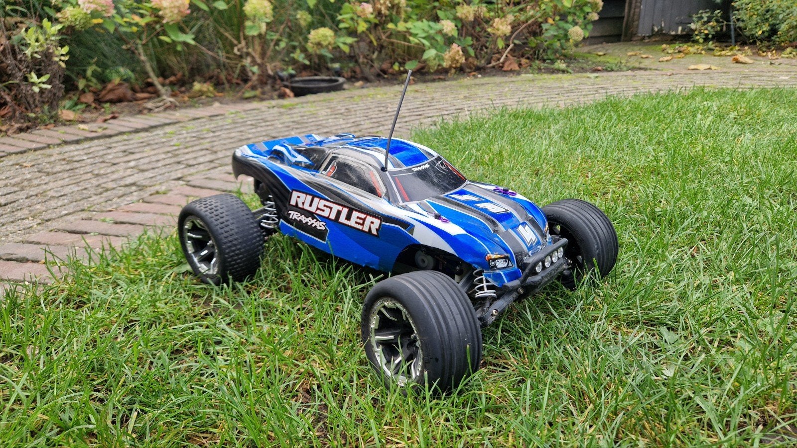 Traxxas Rustler RC Auto - Compleet met Accu en Lader, Elektro, Gebruikt, Ophalen of Verzenden, Schaal 1:10