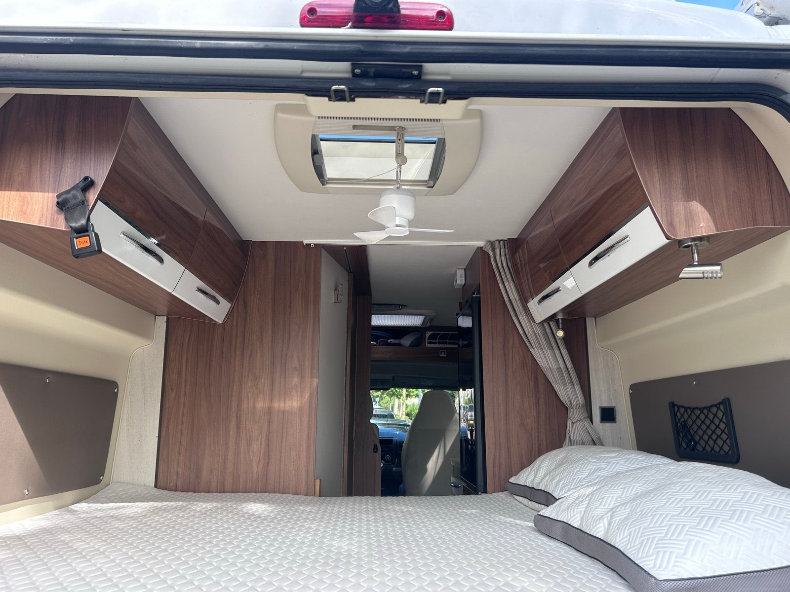 Foto 9 van Pilote V600G Buscamper - AUTOMAAT- Compact en Compleet