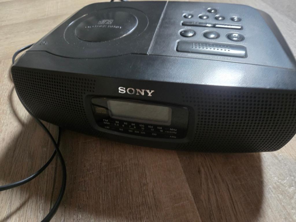 SONY : Wekker radio cd speler,igs, Ophalen of Verzenden