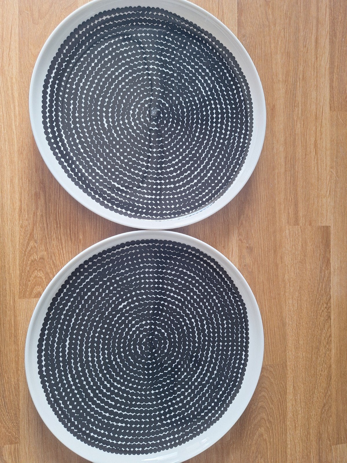 Marimekko Oiva Siirtolapuutarha dinerbord 25 cm, Huis en Inrichting, Keuken | Servies, Overige merken, Keramiek, Ophalen of Verzenden