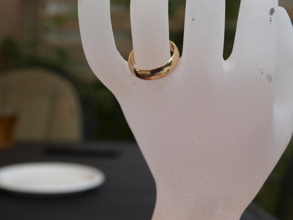 Goudkleurige ring, 5 mm breed, Overige materialen, Nieuw, Ophalen of Verzenden, 17 tot 18