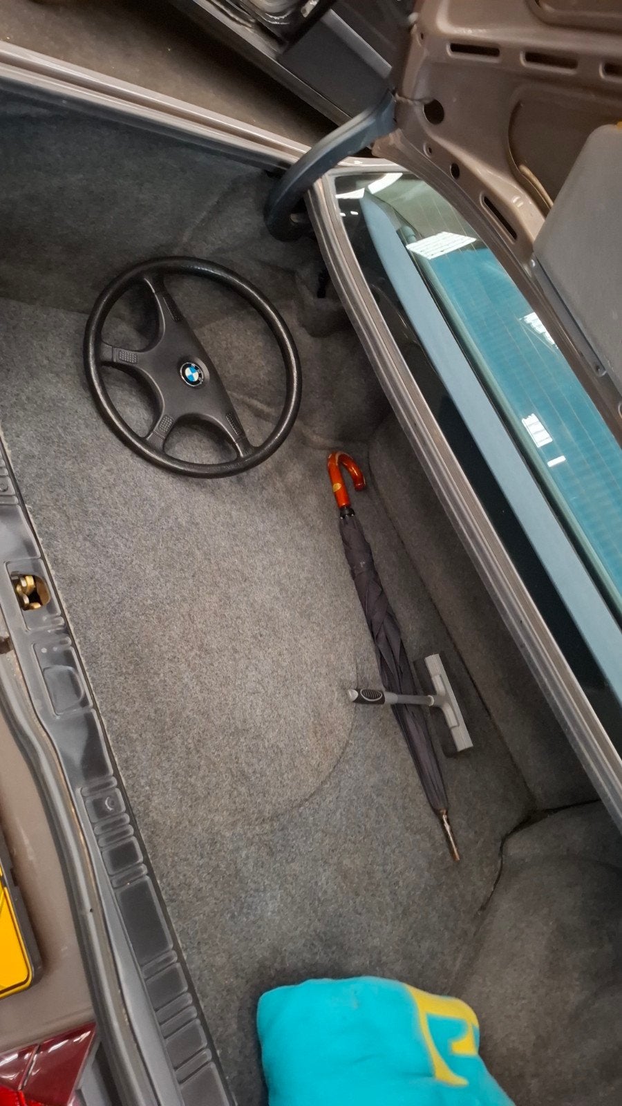 Belastingvrije BMW 730i 1987, Auto's, Automaat, Stof, Elektrische ramen, Bruin