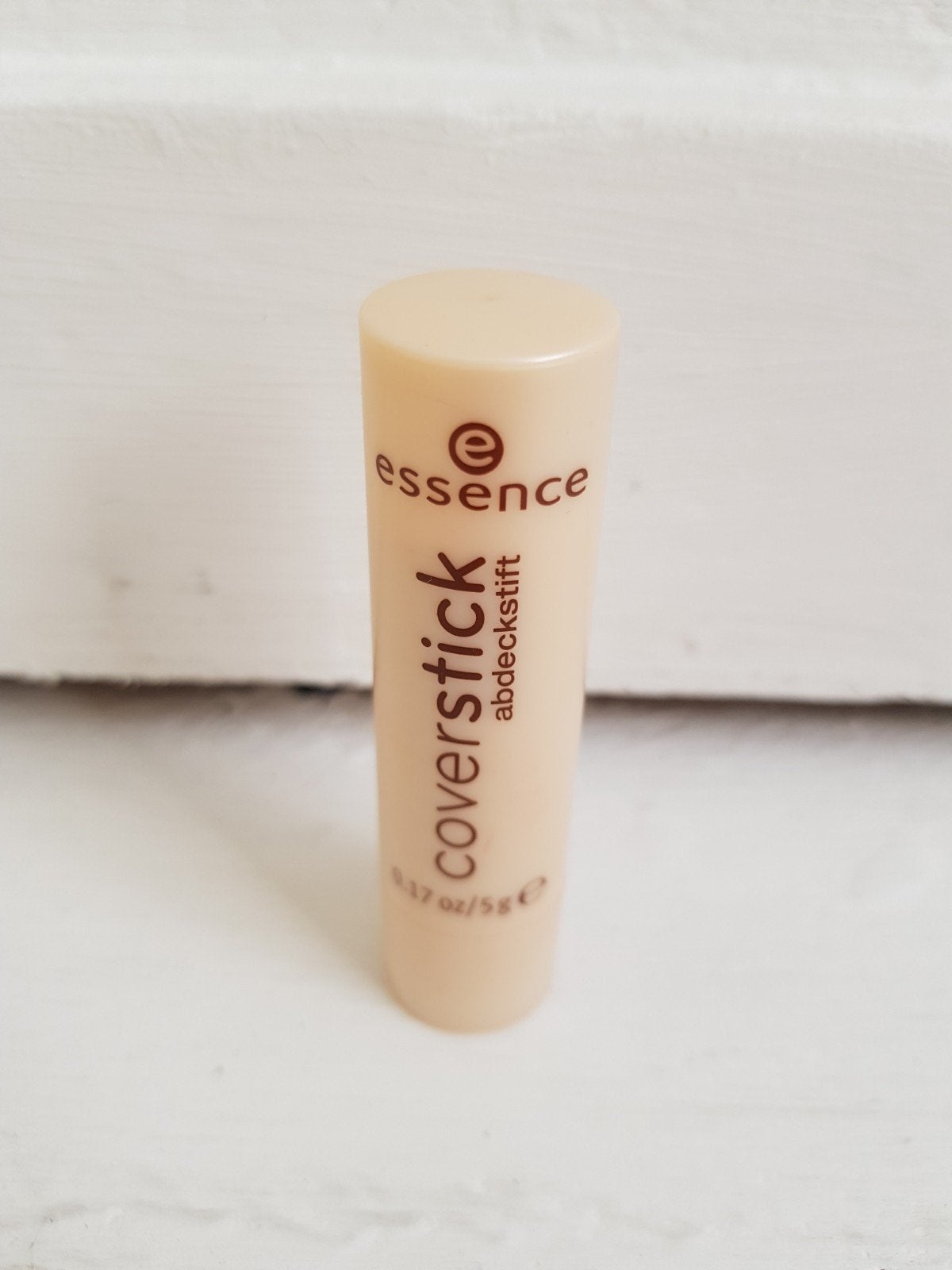 essence coverstick 01 matt sand, Ophalen of Verzenden, Nieuw, Gehele gezicht