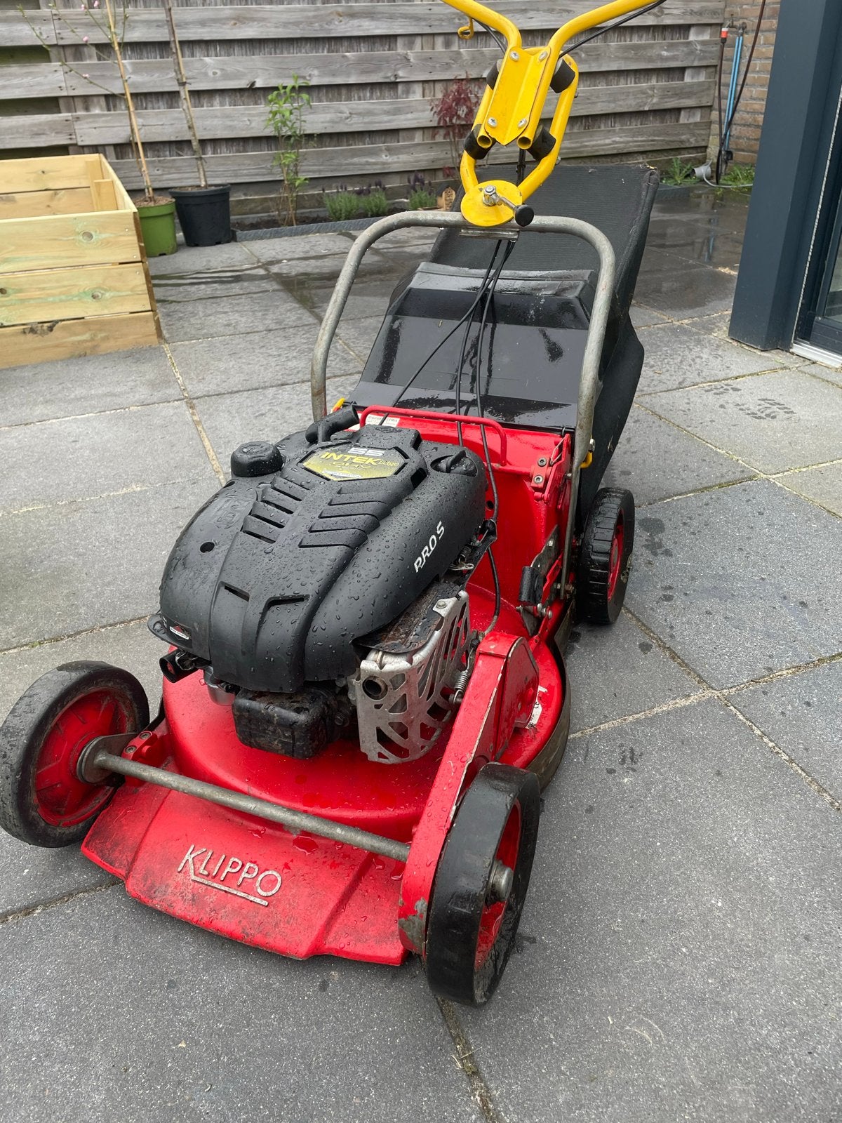 Klippo Grasmaaier met Briggs & Stratton motor en aandrijving, Ophalen, Cirkelmaaier, Gebruikt, 50 cm of meer