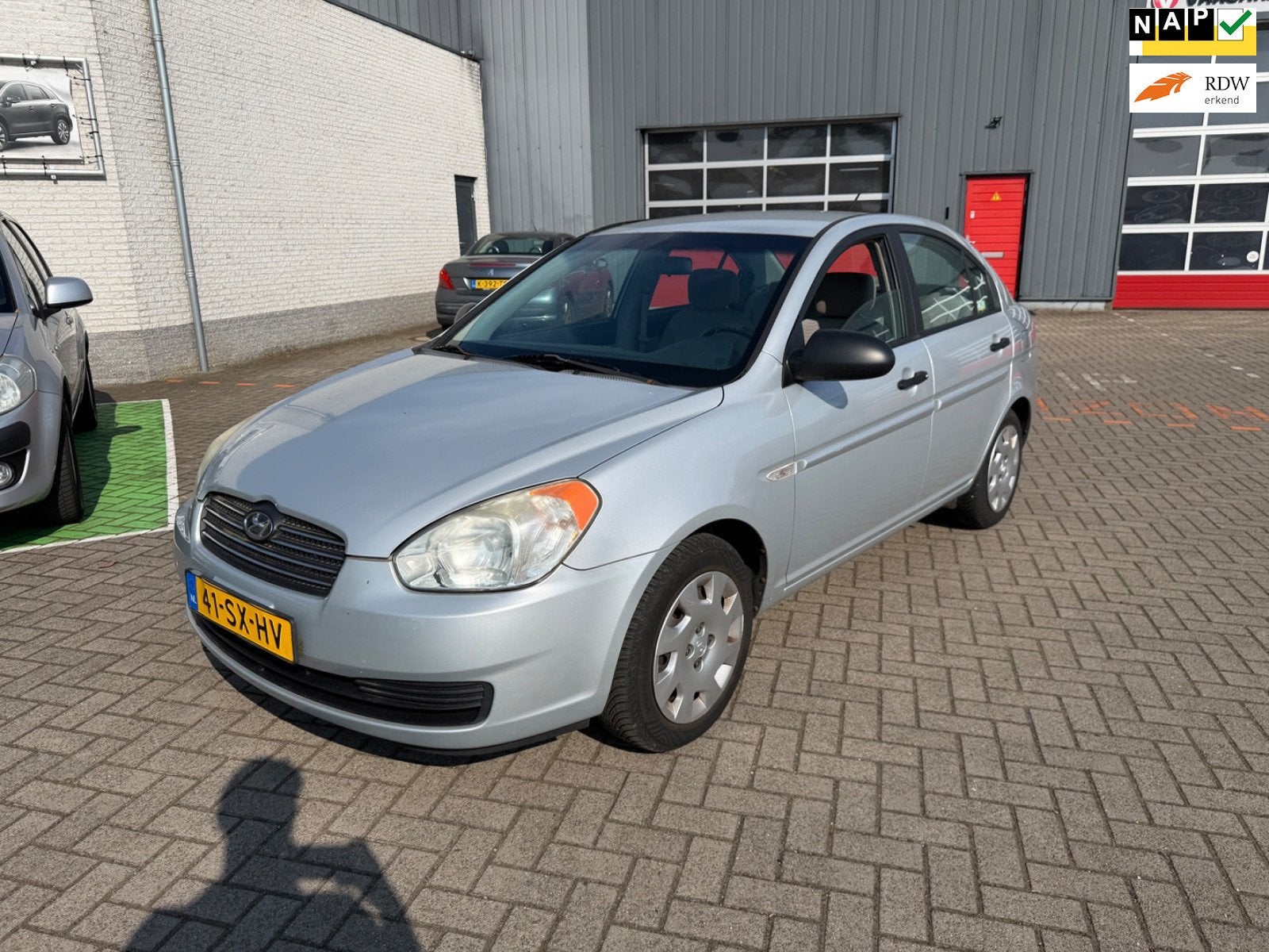 Hyundai Accent € 2849,-1.4i Dynamic Apk 2027 Airco Trekhaa, Auto's, Hyundai, Voorwielaandrijving, 4 cilinders, Origineel Nederlands