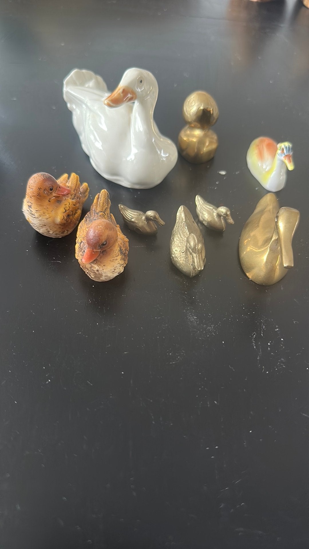Eenden groepje van 9 eendjes, Ophalen of Verzenden, Zo goed als nieuw, Beeldje of Figuurtje