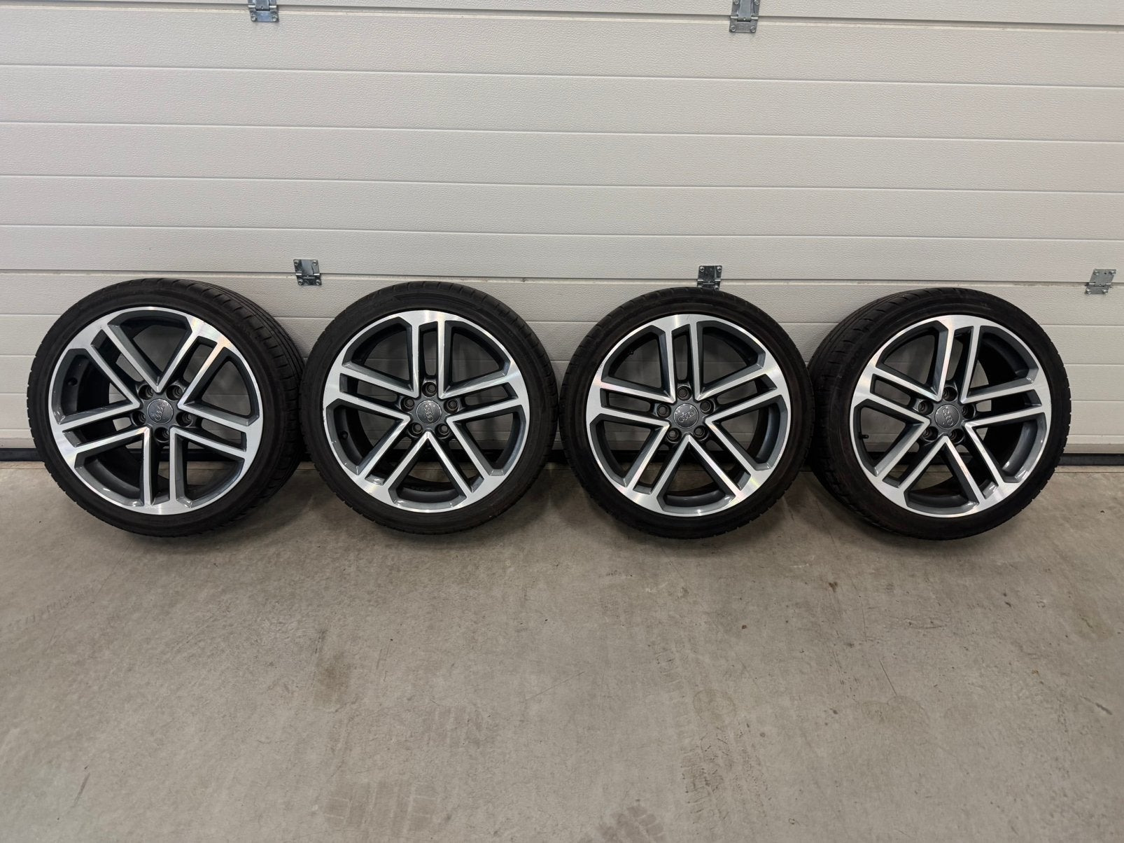 Org. 18" inch Audi S line velgen + Hankook 225/40/18, Auto-onderdelen, Ophalen, 18 inch, Gebruikt, Velg(en)