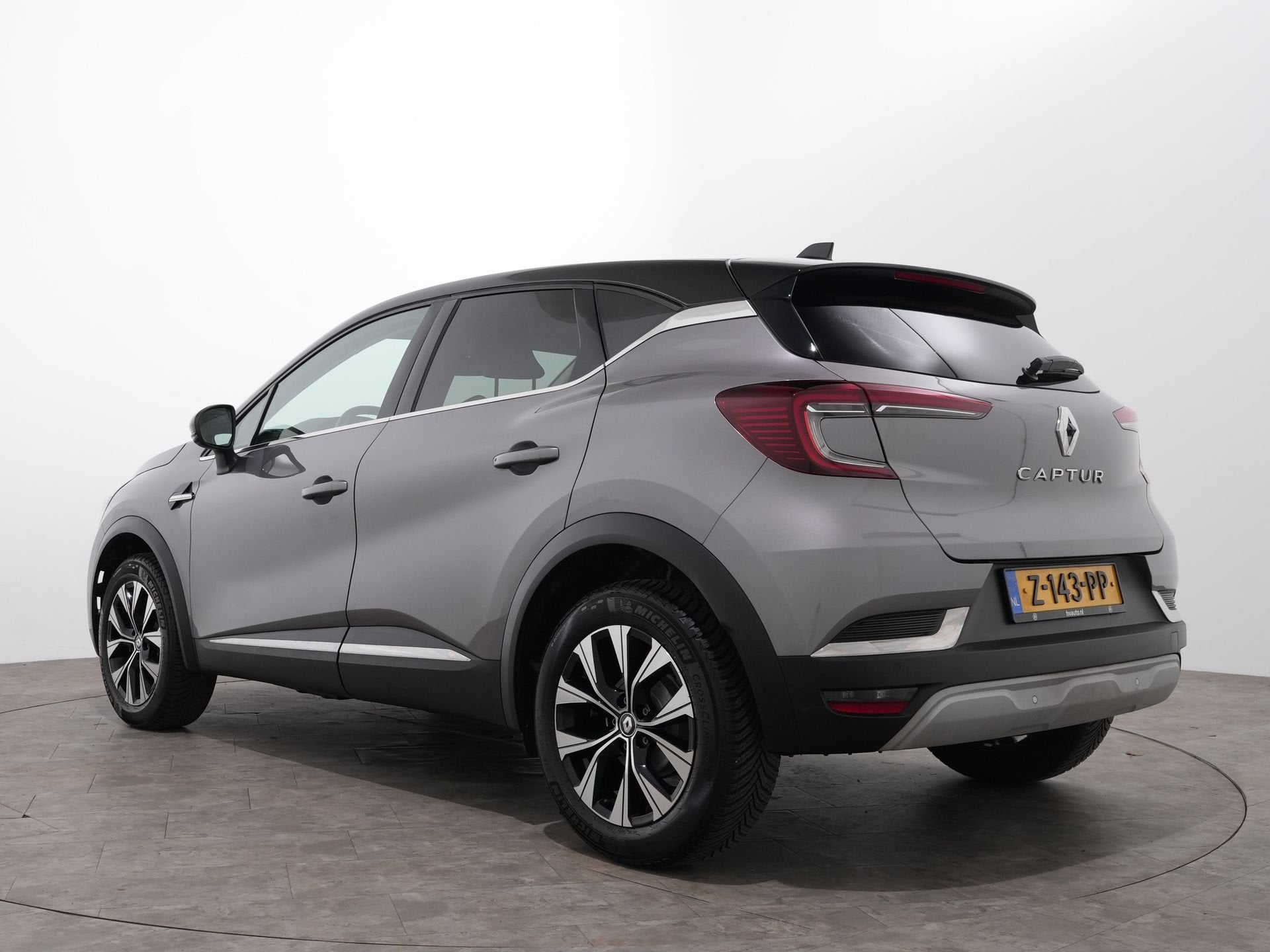 Renault Captur 1.0 TCE 90PK TECHNO | Navi | Clima | Camera |, Voorwielaandrijving, Parkeersensor, Gebruikt, Zwart