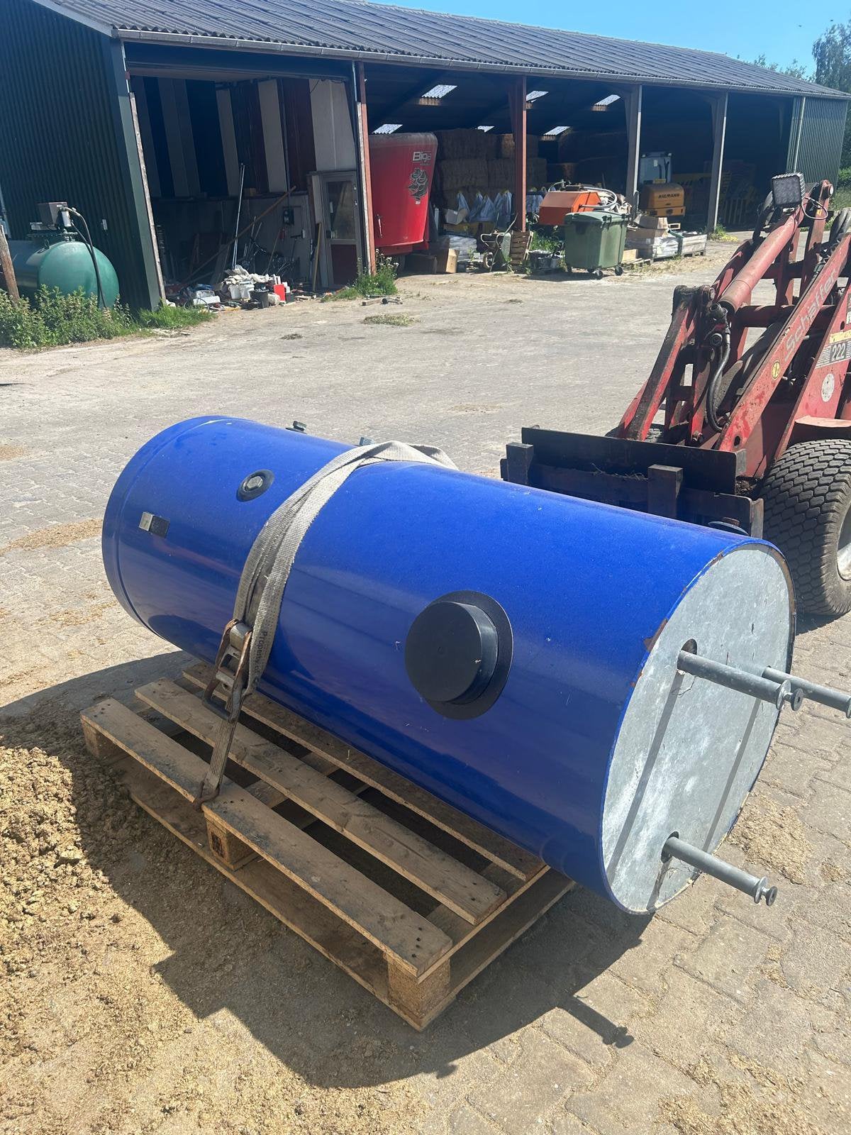 Delaval warmwater opslagtank, Dieren en Toebehoren