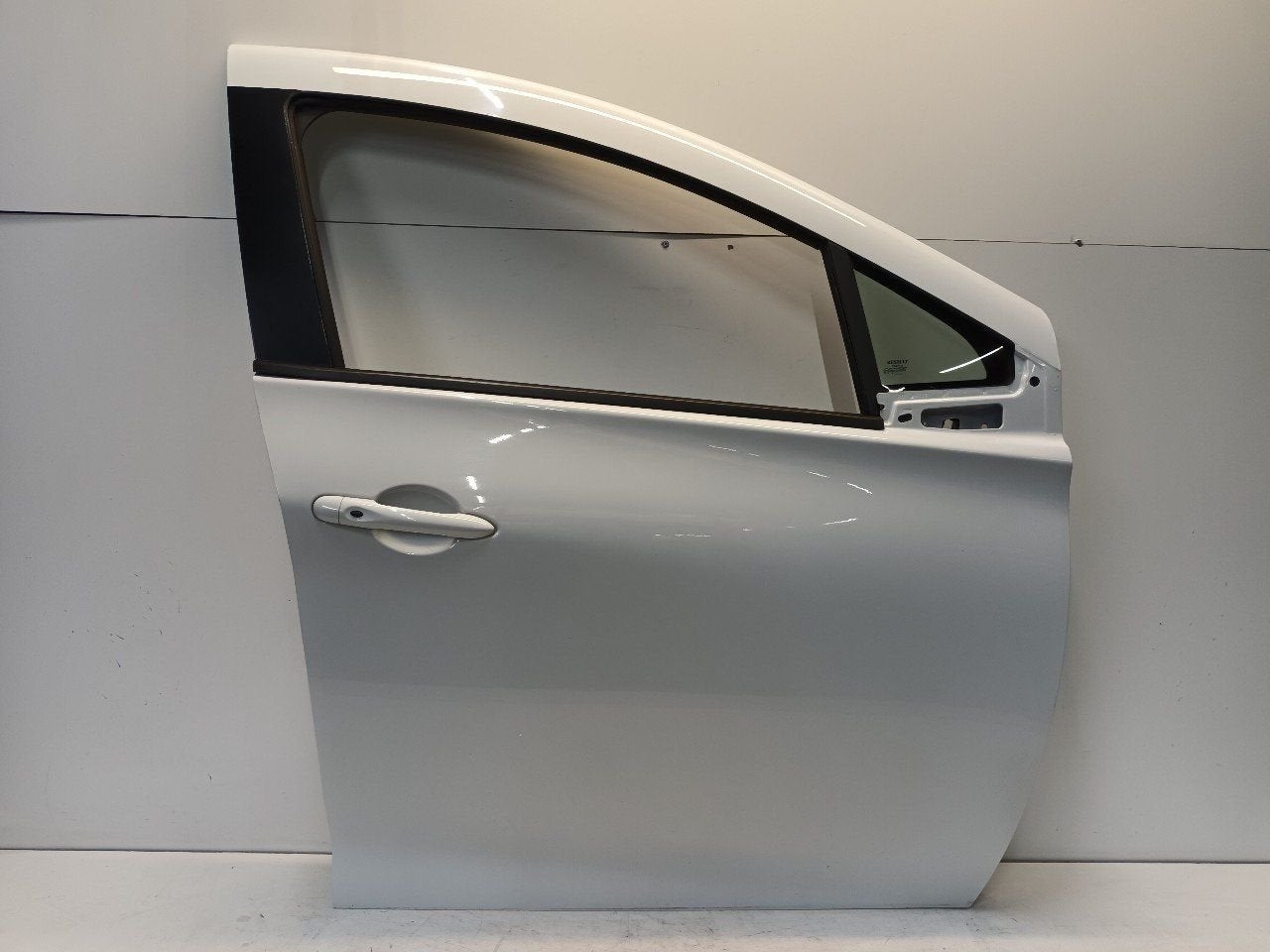 Portier rechts voor Renault Zoé, Onderdelen@venauto.nl, Van der Ven Autorecycling B.V., Gebruikt, Ettenseweg 76, 4706 PB Roosendaal, The Netherlands
